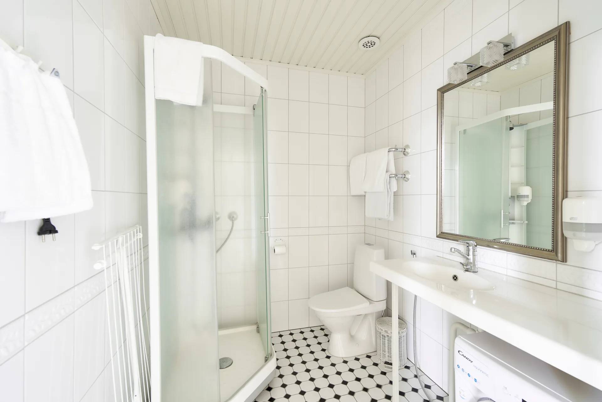 B4 – bathroom